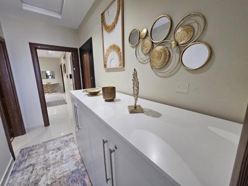الشقق الفاخرة Modern Apartments of 3 Bedrooms 5 minutes to Haram