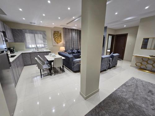 الشقق الفاخرة Modern Apartments of 3 Bedrooms 5 minutes to Haram