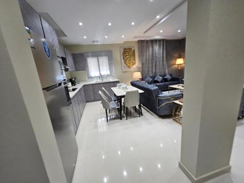 الشقق الفاخرة Modern Apartments of 3 Bedrooms 5 minutes to Haram