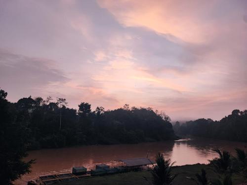 瓜拉立卑的住宿－Lipis Riverfront Resort，相簿中的一張相片