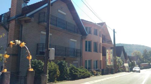 صورة لـ Bed & Breakfast Karavan في Raška