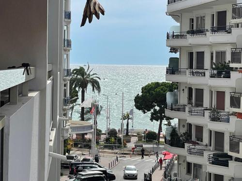 Plage luxe collé à l’hôtel Martinez