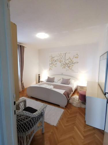 Apartment & bedroom D&M2