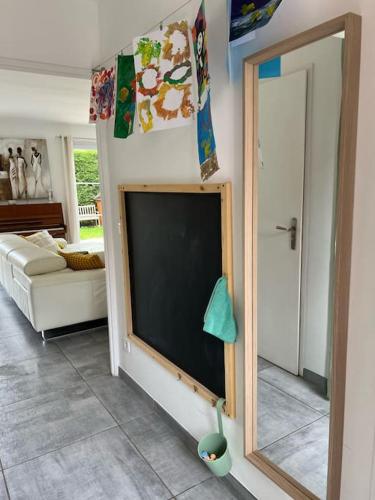 Ένα ή περισσότερα κρεβάτια σε δωμάτιο στο Maison à Beaune Les Zazouilles