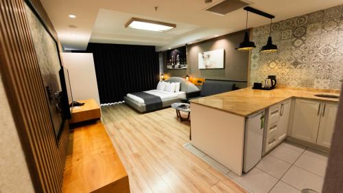Standard King Room