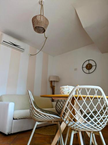 Χώρος καθιστικού στο Olivastro Apartment Murta Maria