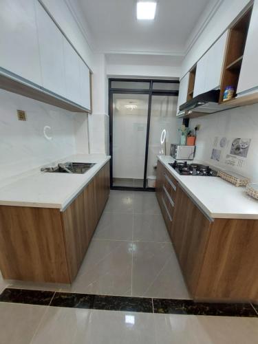 Η κουζίνα ή μικρή κουζίνα στο Luxury Apartment Lavington