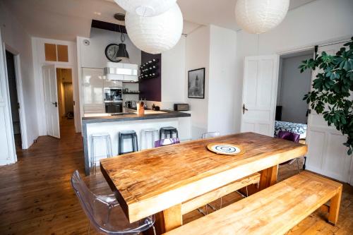 Photo de la galerie de l'établissement L'Appartement lieu de qualité en centre ville de Pau, à Pau