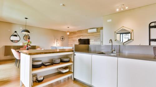 Kuchyň nebo kuchyňský kout v ubytování Apartamento T2 novo e espaçoso em Vilamoura