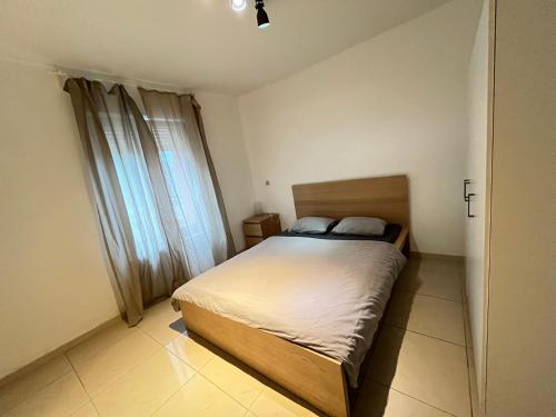Postel nebo postele na pokoji v ubytování Habitación simple en Zaventem Bélgica