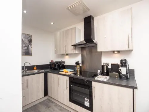 Central Birmingham Apartment with Balcony & Netflix photo 65