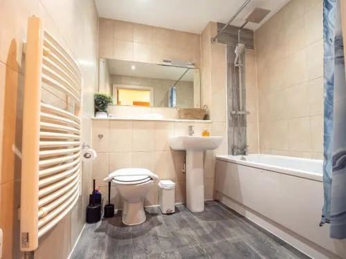 Central Birmingham Apartment with Balcony & Netflix photo 48