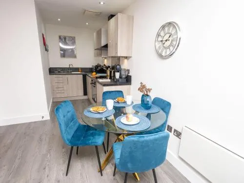 Central Birmingham Apartment with Balcony & Netflix photo 60
