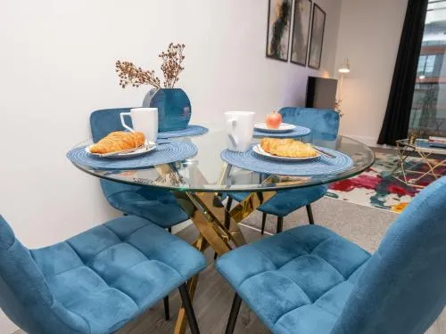 Central Birmingham Apartment with Balcony & Netflix photo 34