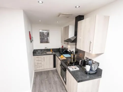 Central Birmingham Apartment with Balcony & Netflix photo 51