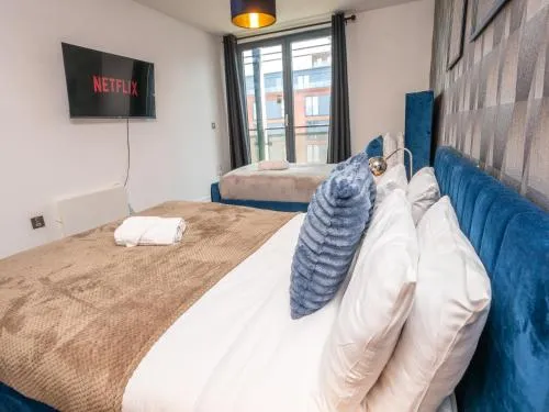 Central Birmingham Apartment with Balcony & Netflix photo 61