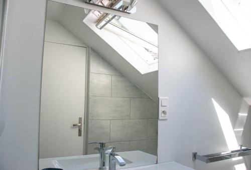 Photo de la galerie de l'établissement Angers Centre- Gare - Chateau - Duplex 2 chambres, à Angers