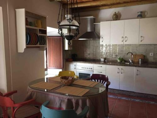 O bucătărie sau chicinetă la Casa Jara