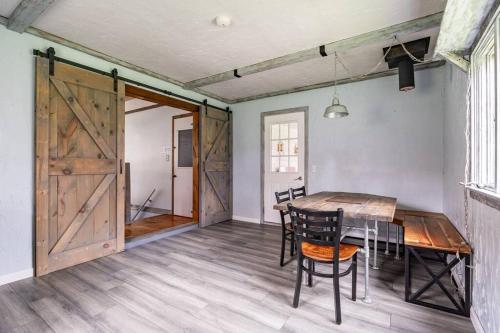 Φωτογραφία από το άλμπουμ του Cozy 3B2Ba Home with huge backyard and Gym σε Northborough