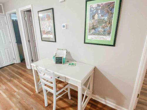 Fotografie z fotogalerie ubytování Lovely Condo, Pool, steps to beach, dog friendly, v destinaci Carolina Beach