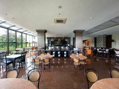 Restaurace v ubytování Hotel Eastern Bojonegoro