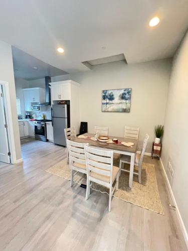 Van Nuys Luxury, near to Universal Studios, and Hollywood