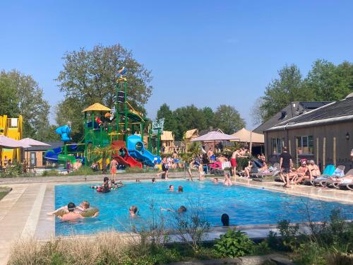 Gallery image of Camping de Pallegarste Eco Villa 141 in Mariënberg