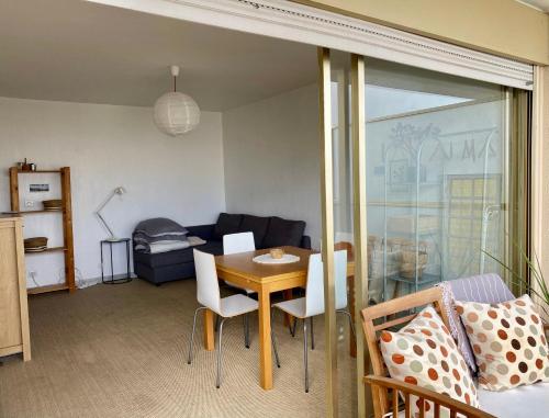 Photo de la galerie de l'établissement Studio cosy, calme et lumineux à 500m des plages, à Antibes