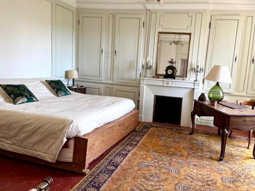 Ein Bett oder Betten in einem Zimmer der Unterkunft Maison de famille Jacqueline