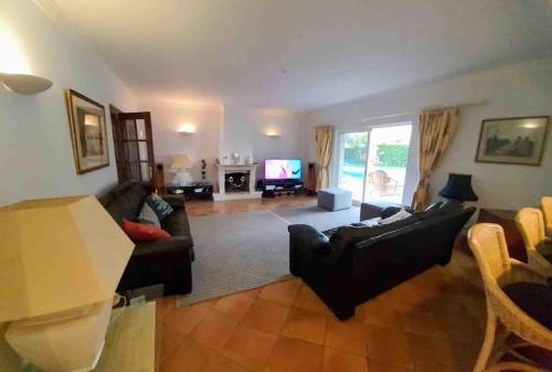 Luxury Private 5 bedroom Villa pool, golf, Algarve