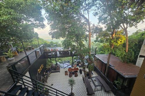 Kuan Khan Lao The Nine Bistro ควนคานหลาว เดอะไนท์ บิสโทรにある庭