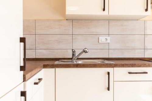 Fotografie z fotogalerie ubytování Apartmani Nela v destinaci Kaštela