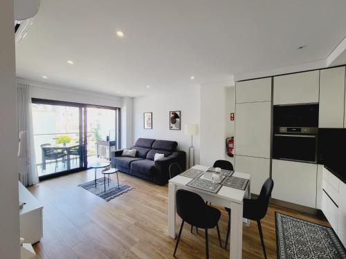 Charming Apartment Monte Residence on top Floor.