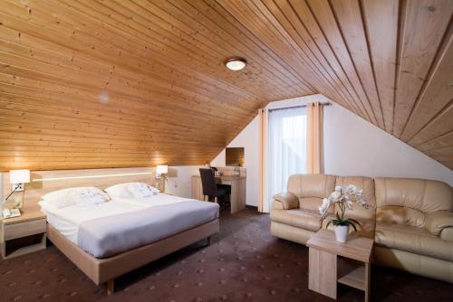 Posteľ alebo postele v izbe v ubytovaní Hotel SPA Activia