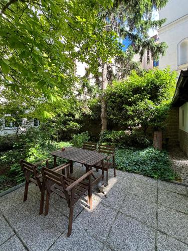 Urban-Elegance Silent-Garden
