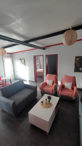 Ruang duduk di Paarivaarik House