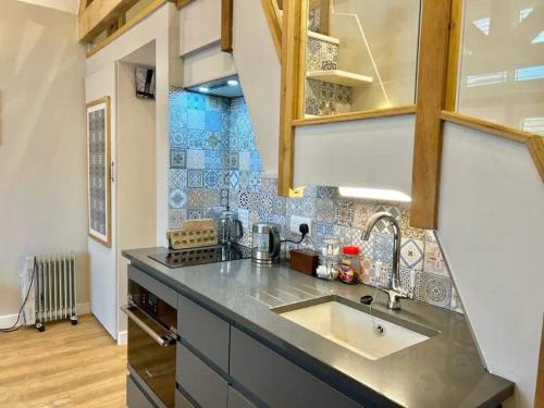 Gallery image of Pass the Keys The Old Smithy Tiny home Gower in Reynoldston