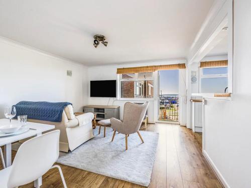 Gallery image of Pass the Keys Seaside Flat - Amazing Sea Views in South Hayling