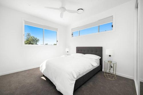 Cama o camas de una habitación en Luxury House with Pool, close to CBD