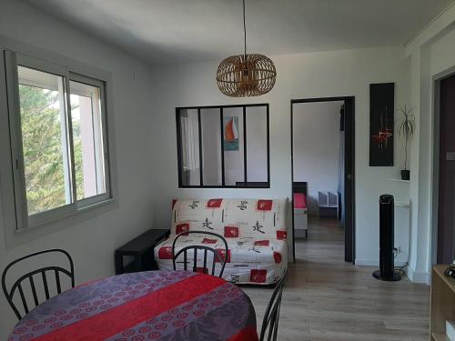 La Ciotat - T2 à 150m des plages avec parking privée