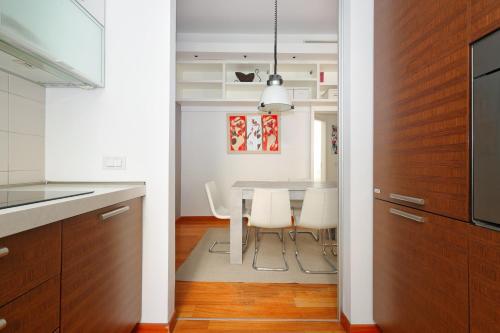 Just Urban Stays - Modern and Exclusive Apartment - 20 min from Duomo