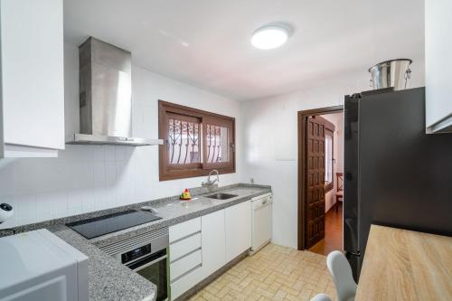 Dapur atau dapur kecil di Casa en Cabo de Gata con barbacoa y Jardín, cerca de la playa