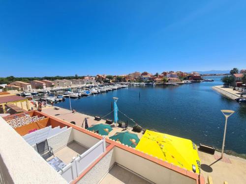 Nautica bulles jacuzzi privatif vue lac marin
