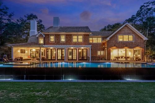 Bazén v ubytování Villa Guldan - Luxury with pool nebo v jeho okolí