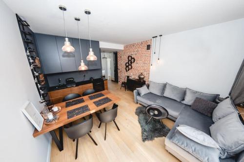 Stylowy Apartament w Centrum Sopotu z Projektorem
