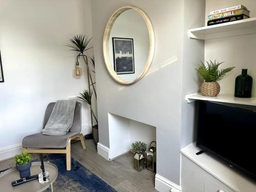 2 Bedroom City Centre House - Pet Friendly - Free Parking photo 11