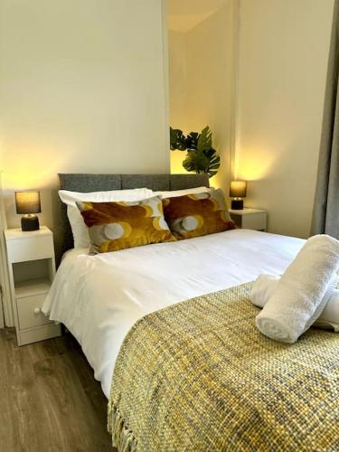 2 Bedroom City Centre House - Pet Friendly - Free Parking photo 12