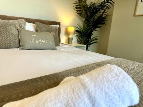 2 Bedroom City Centre House - Pet Friendly - Free Parking photo 21