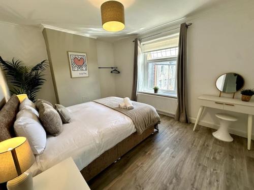 2 Bedroom City Centre House - Pet Friendly - Free Parking photo 22