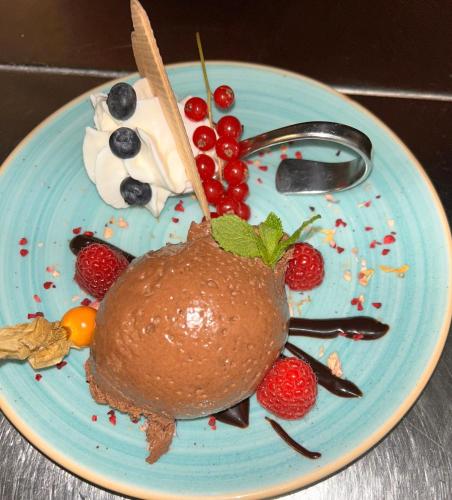 Makanan di atau berdekatan hotel